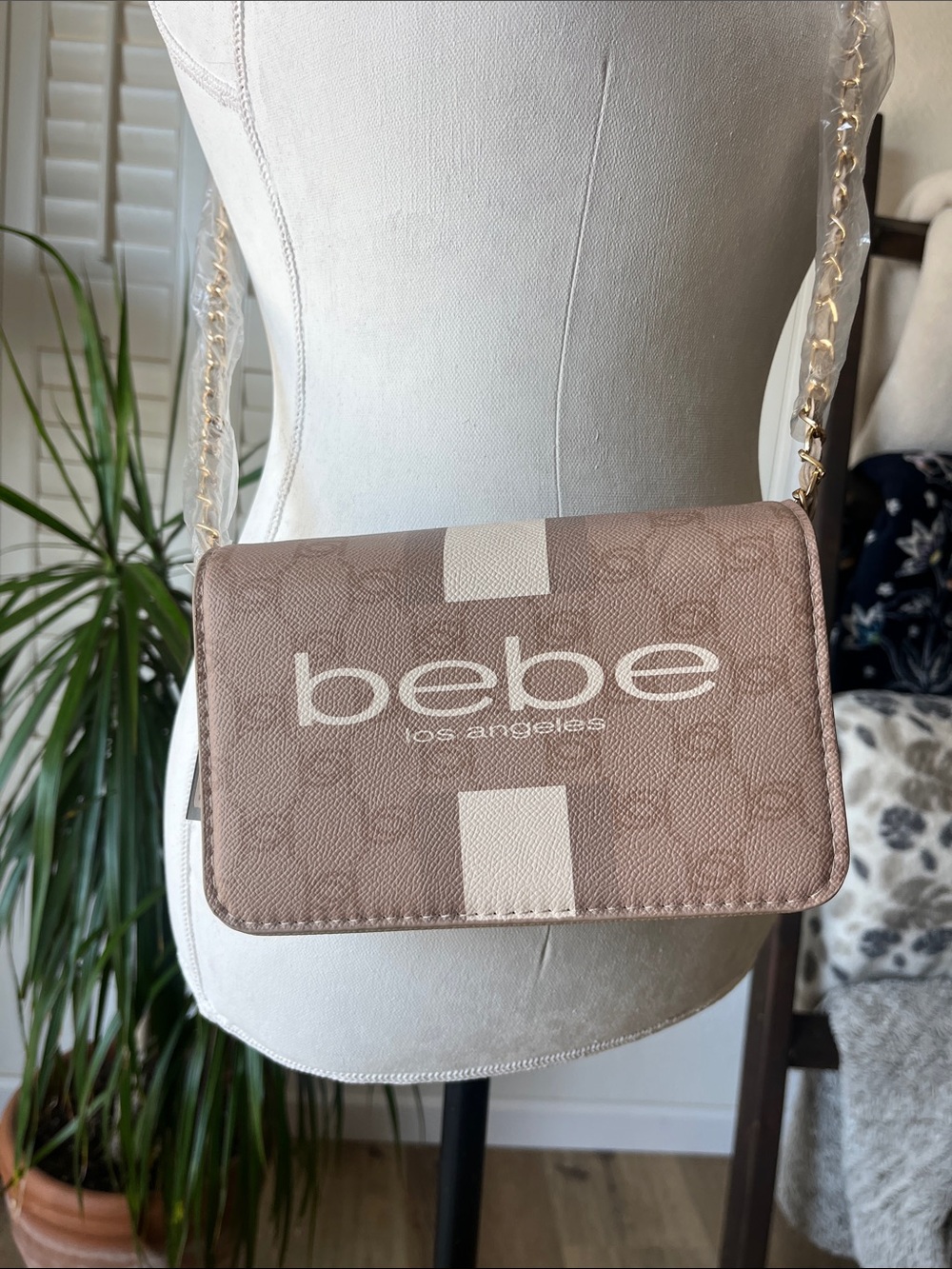 🌸 Bebe Los Angeles Monogram Crossbody Wallet Purse - NWT 🌸